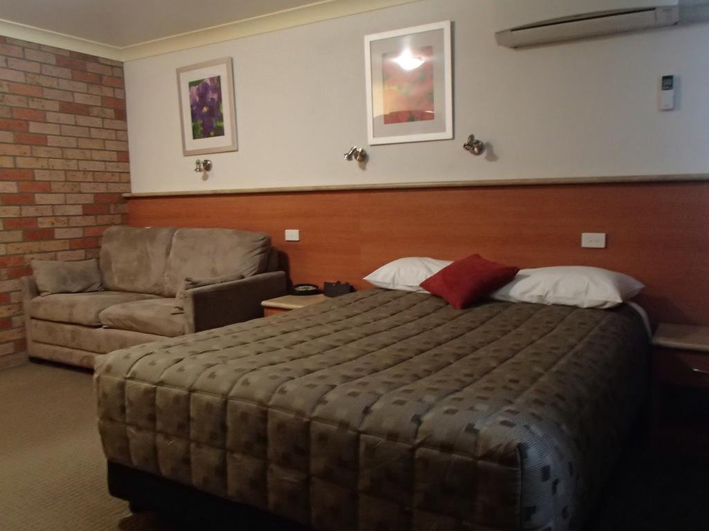 Motel Motor & Scone